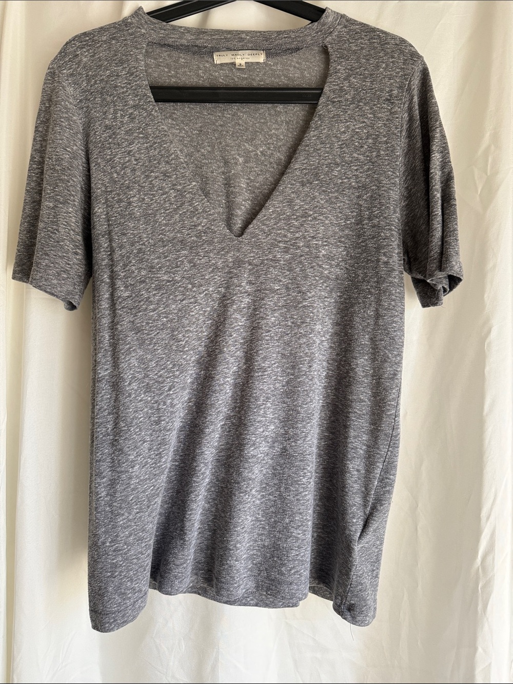 Truly Madly Deeply Heathered Gray V-Neck Short Sleeve Tee